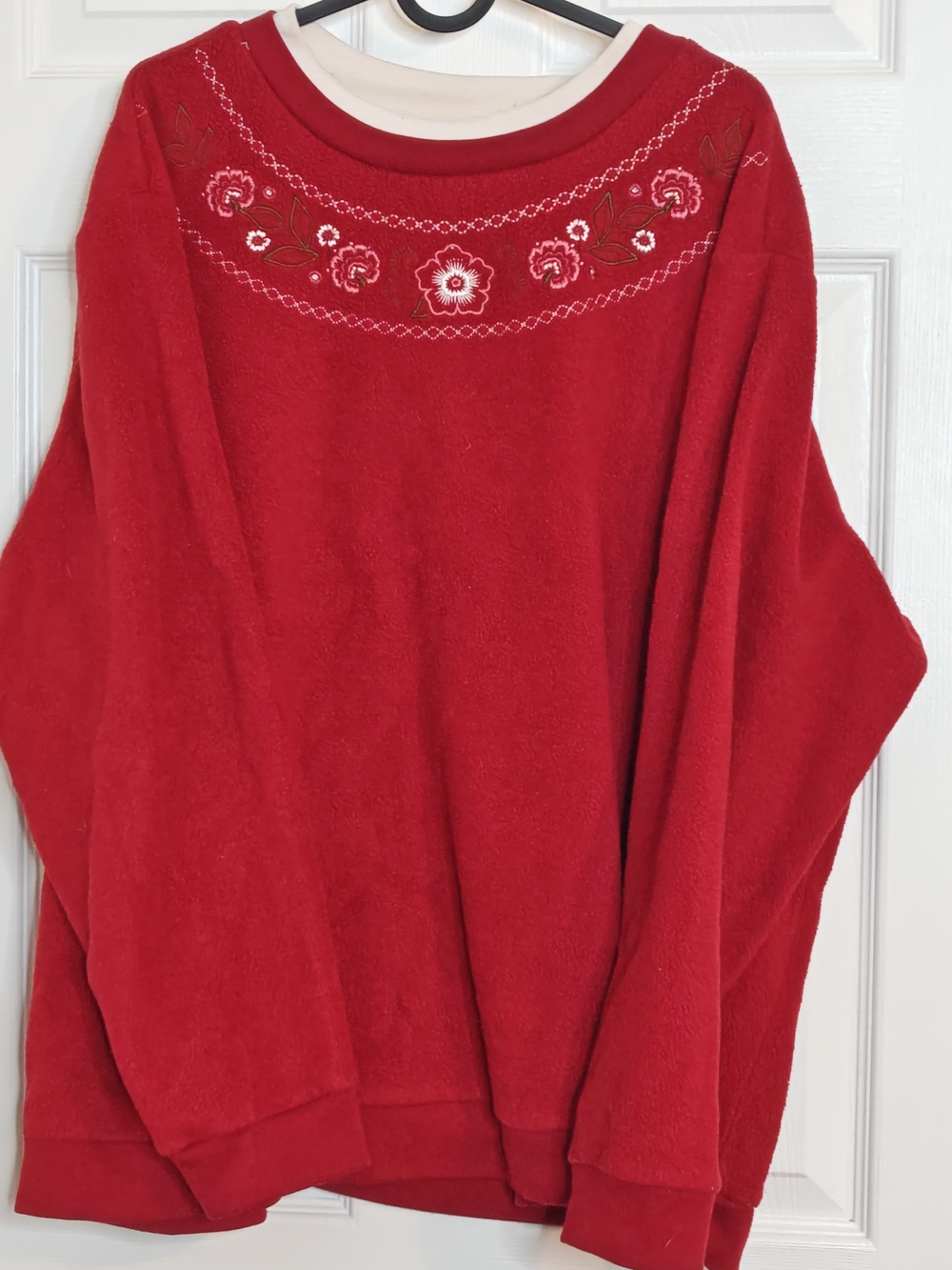 Cozy Dark Red Floral Embroidered Fleece Sweatshirt Size L/XL